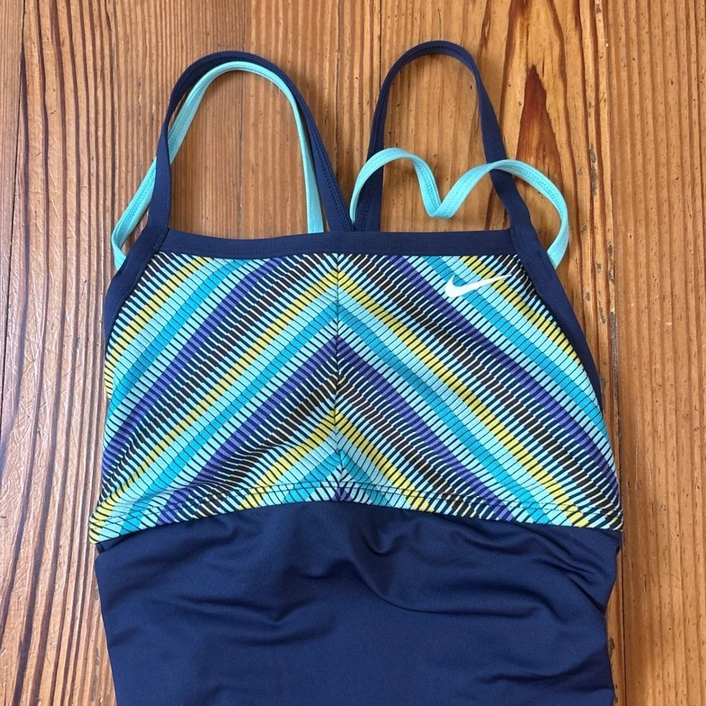Nike One Piece Swimsuit Women Blue Chevron Athletic Racerback SIZE Small